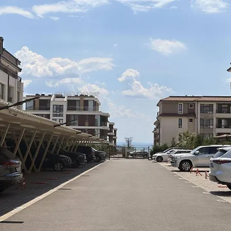 Apartment Bayview Family Beachfront 10 Min To Eurovision Building *